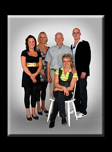 F&auml;rgbild familjefoto  &copy; Eric Hammerin